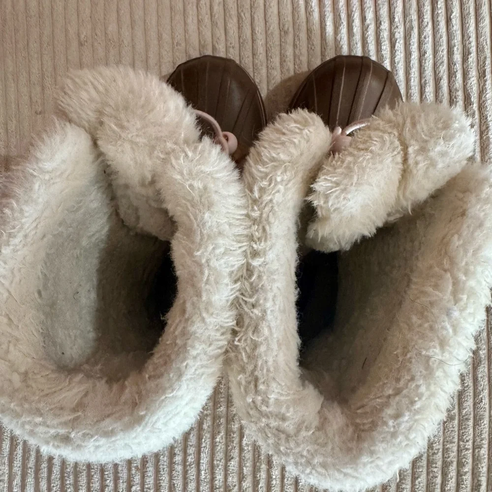 London Fog  Girls Size 2 Winter Snow‎ Boots Faux Fur Lined Excellent Condition